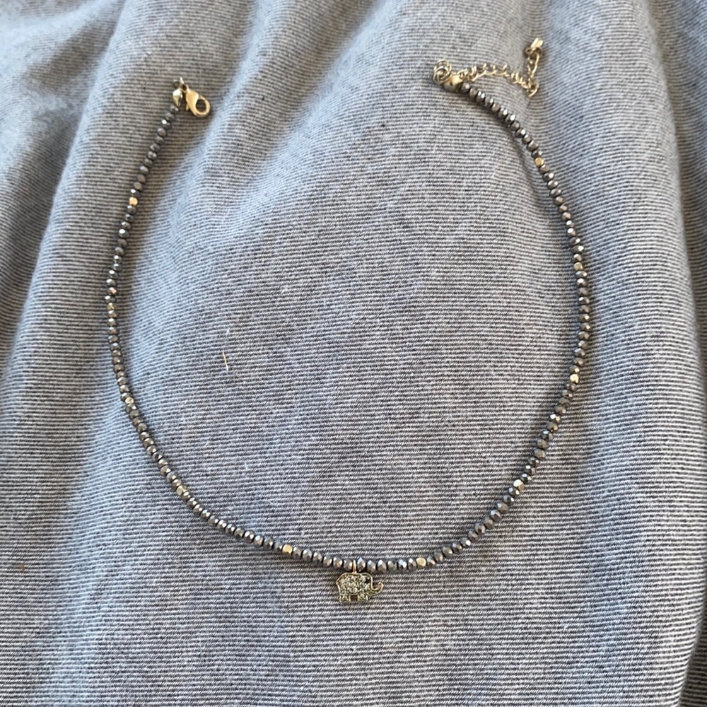 Silver/ grey choker
